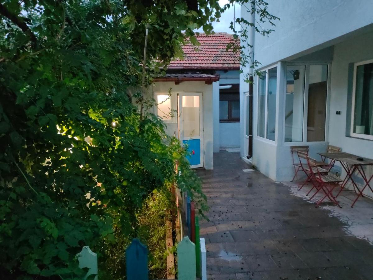 Ivavev Is Us Bythesea Constanţa Exterior foto